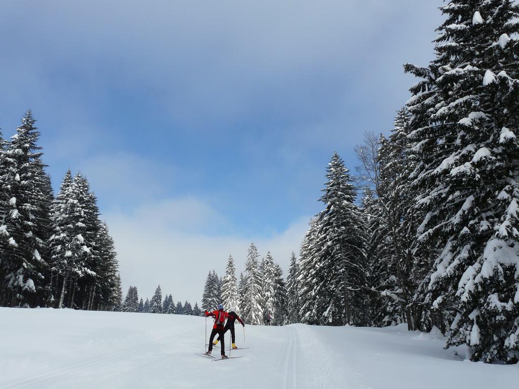 La Roche Du Tresor Village Vacances Longevilles-Mont-dʼOr Екстериор снимка