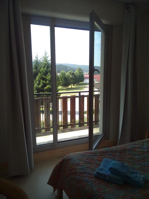 La Roche Du Tresor Village Vacances Longevilles-Mont-dʼOr Екстериор снимка